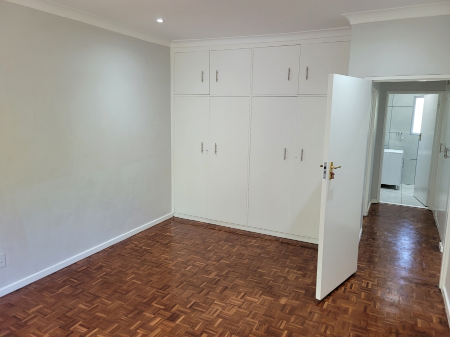 To Let 3 Bedroom Property for Rent in Wynberg Upper Western Cape